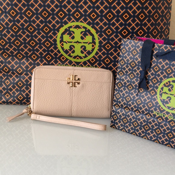 Moving SALE 🌸TORY IVY Smartphone wristlet - Picture 2 of 5